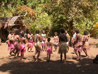 Women dancers at Wala Island
